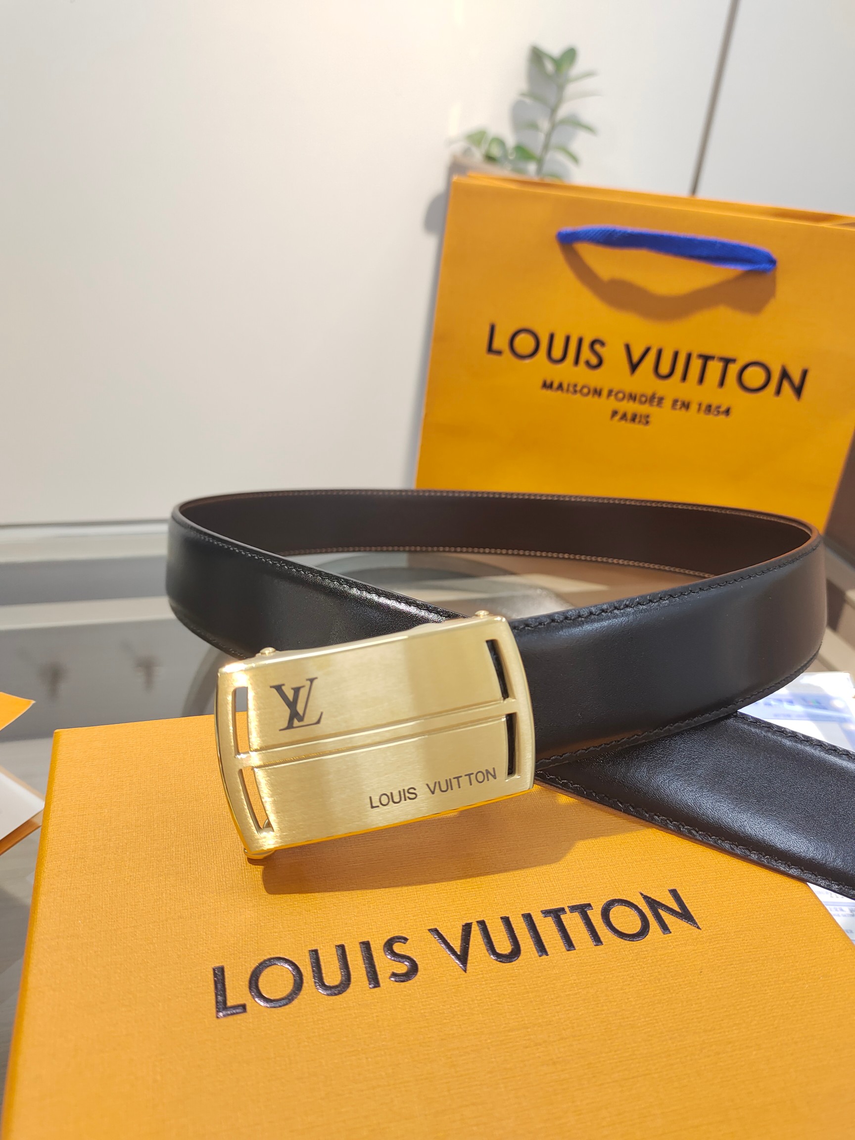 LV.男士自动带全套包装 自动平滑扣腰带 精钢打造五金 宽度35MM宽 原版带身 自由裁剪设计