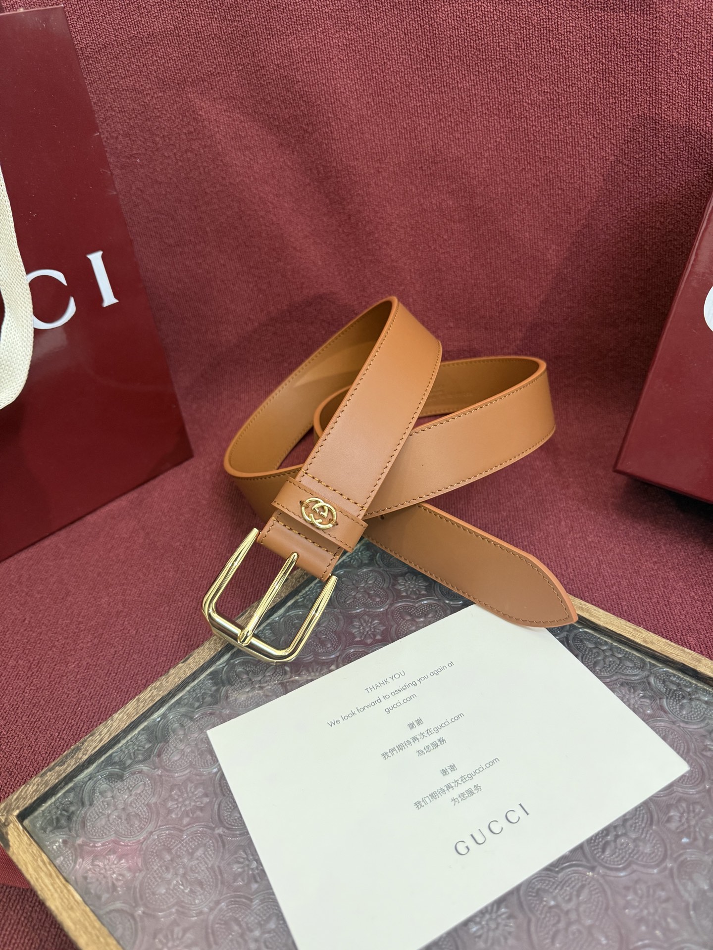 Gucci 款号 673921 AP0G 601254 表面材料是定制进口小牛皮 宽度3.5cm 皮圈缝制立体GG五金配饰 方形简约针扣