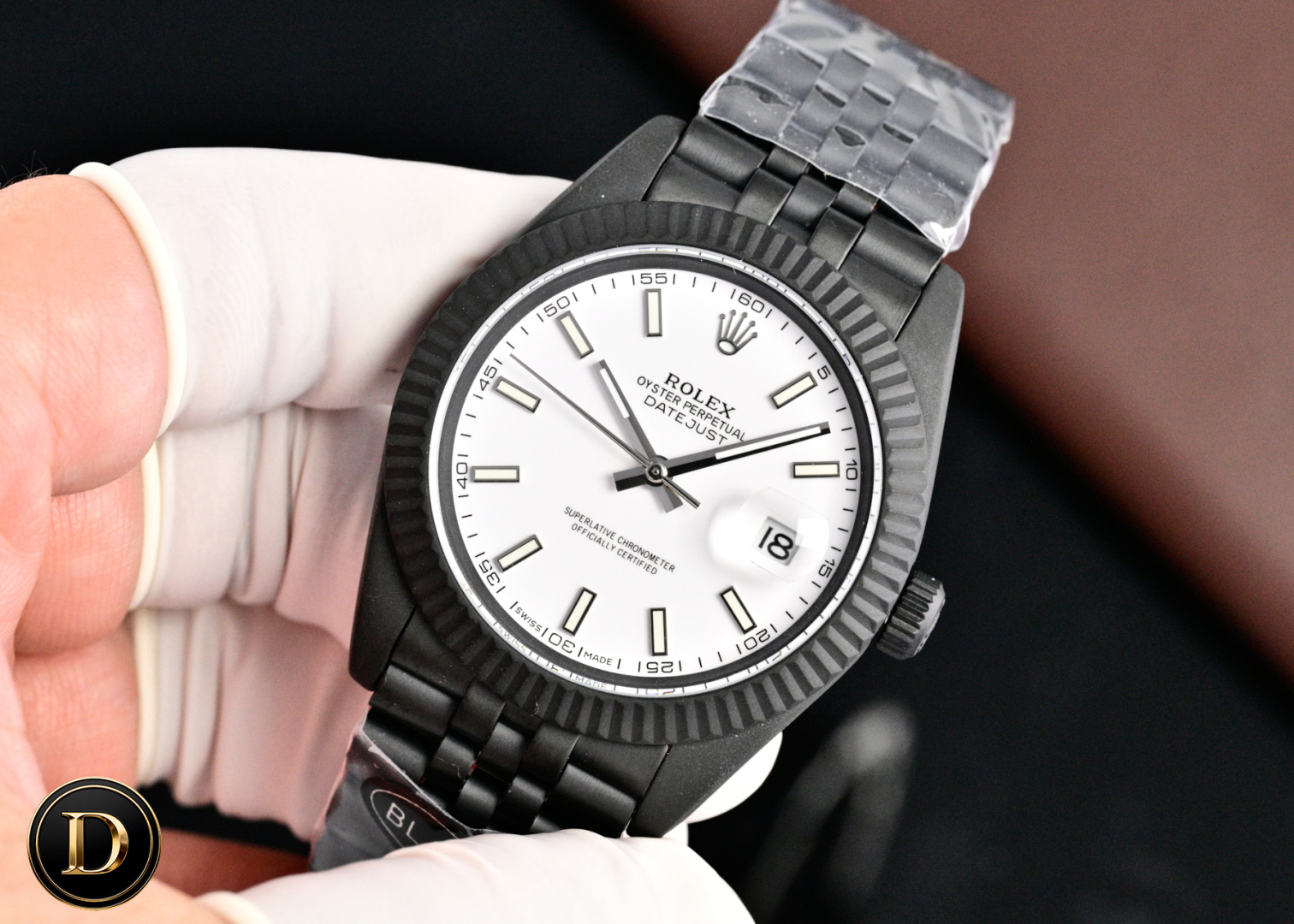 <p>劳力士 日志型 41mm</p><p>Rolex Datejust 41mm</p><p>BLAKEN 全黑定制</p><p>BLAKEN Full Black Custom</p><p>德国DLC哑光黑化</p><p>German DLC Matte Black Coating</p><p>蚝式精钢表壳 + 五珠链表带</p><p>Oystersteel Case   Jubilee Bracelet</p><p>蓝宝石镜面 + 经典日期窗</p><p>Sapphire Crystal   Date Window</p><p>日本Miyota 82 Series自动上链机芯 稳定可靠</p><p>Japan-Made High-Precision Automatic Movement</p><p>全黑硬核质感 低调又高级</p>