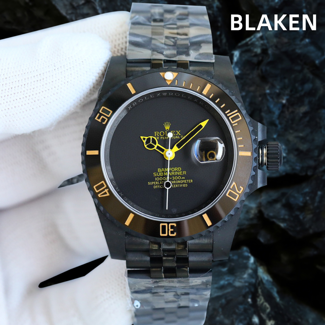 <p>第三代最新升级BLAKEN款水鬼系列 夜黑劳力士/五组表带系列 </p><p>劳.力士Rolex碳黑钢皇 改装劳.力士水鬼系列 巅峰神器 </p><p>1  BLAKEN高级改装水鬼系列 让您美美的 酷酷的 </p><p>2  表身DLC黑化处理 Blacken改装团队特有的暗夜黑表盘砂砾效果100%还原 </p><p>3  搭载一体3135机芯机械 稳定性强  </p><p>4  直径40毫米 厚度11毫米 </p><p>- 诚意之作 欢迎各路表友品鉴</p>