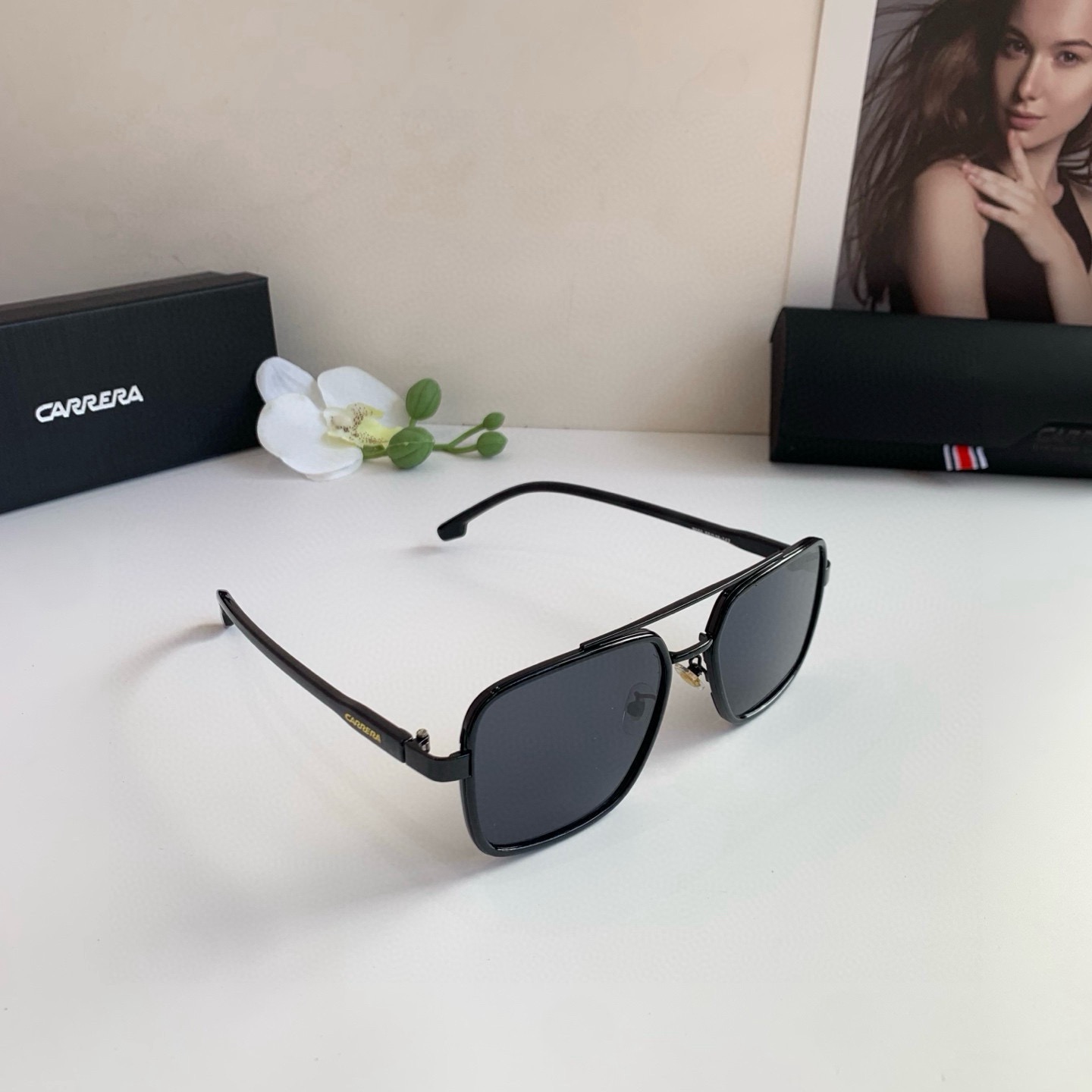 <p>CARRERA 卡雷拉 新款方形眼镜 时尚帅气潮流墨镜 户外驾驶旅游太阳镜 </p>