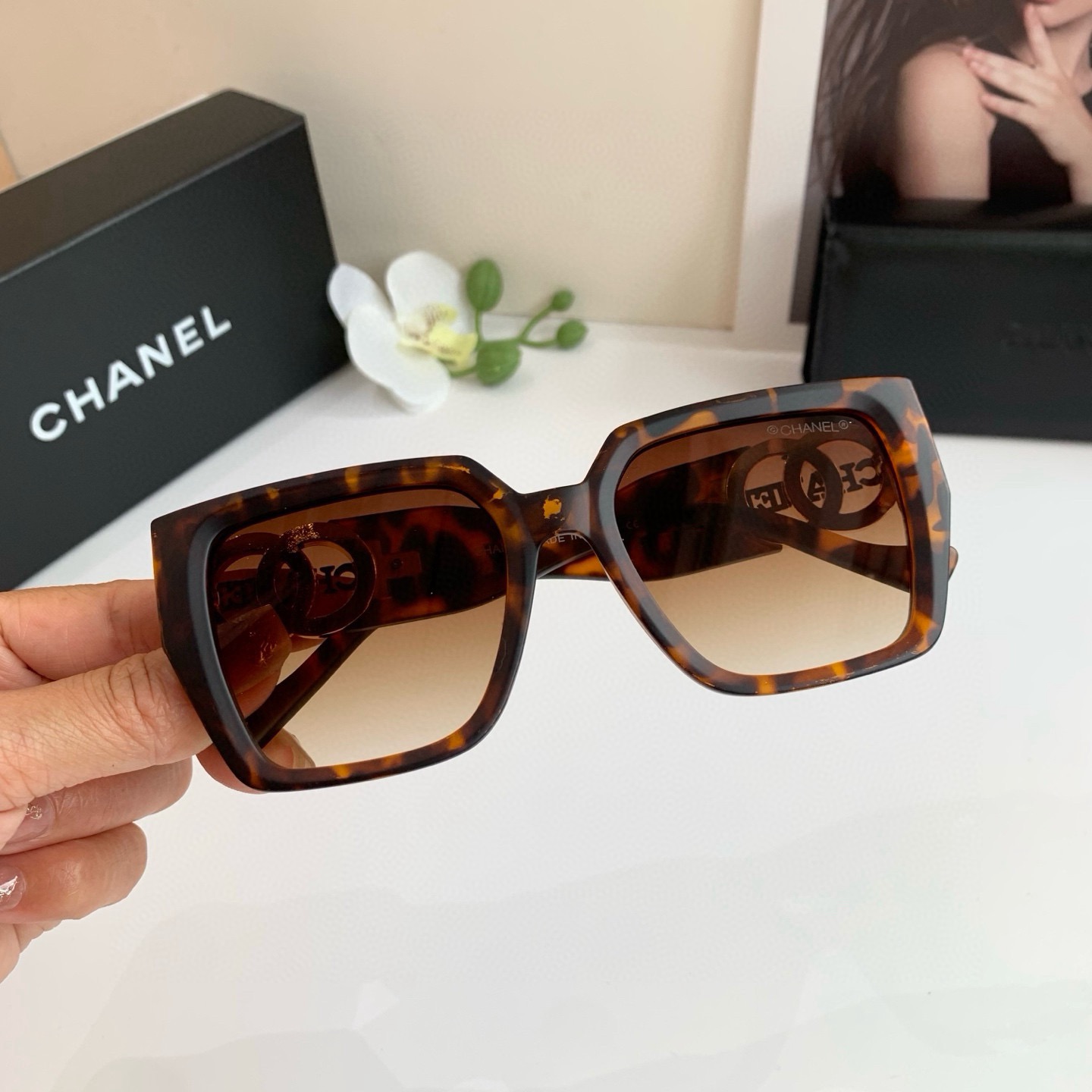 <p>CHANEL 香奈儿 新款小香风方框眼镜 时尚法式氛围复古防紫外线太阳镜 出行驾驶眼镜 </p>