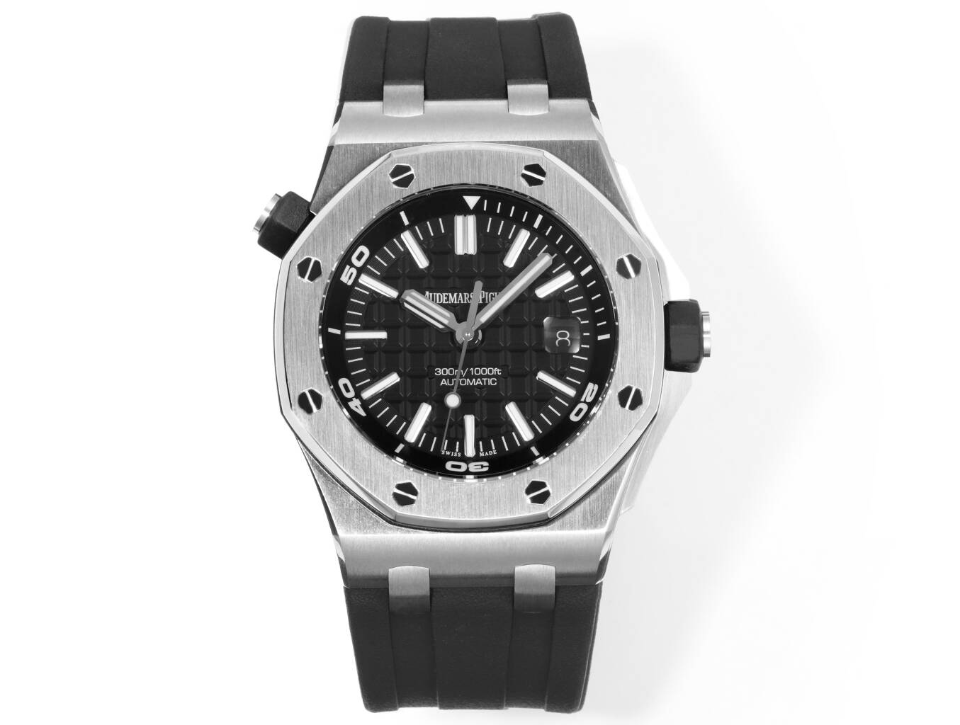 <p>太阳出品<p>F1经典—— 爱彼 AP RW5 皇家橡树系列 15710潜水之王 3120一体机芯 打造内在外在最强复刻</p><p>1.表壳采用多次打磨 只为了棱角数据吻合 材质触摸感觉一致 </p><p>2最人性化的可松动头粒缓冲区域 确保吻合原装设计 </p><p>3最立体和最工整的盘面 饼干纹理 男士机械腕表 </p>