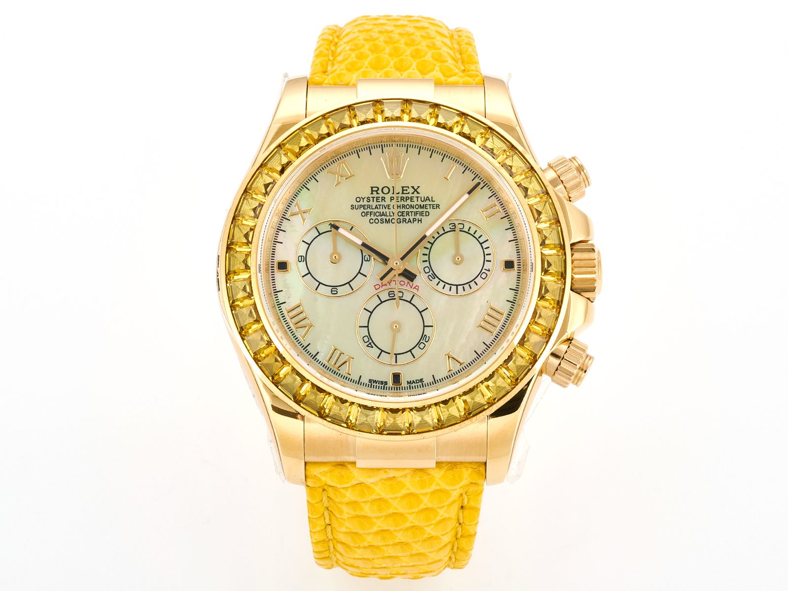 太阳出品出品RXF厂 ROLEX 劳力士 BeachDaytona R74 迪通拿系列  隐藏款 116519in四大美人 内置4801机芯/4130机芯可选   男女同款表径 尺寸 40nm 罗马刻度 贝母盘面迪通拿最新升级款 采用904L钢表壳 坚固耐用 光泽高级 搭载4801高配机芯 走时精准稳定 核心亮点   彩宝圈口 手工满镶彩色宝石 璀璨闪耀  贝母表盘 天然珍珠母贝盘面 粉色/冰蓝/浅绿等多色可选  光泽梦幻柔美  舒适牛皮表带 意大利进口牛皮 亲肤透气 佩戴舒适经典三眼计时设计 做工精致 外观亮眼 性价比高 适合日常时尚搭配 送礼或直播出镜 太阳出品精致推荐男士多功能机械腕表