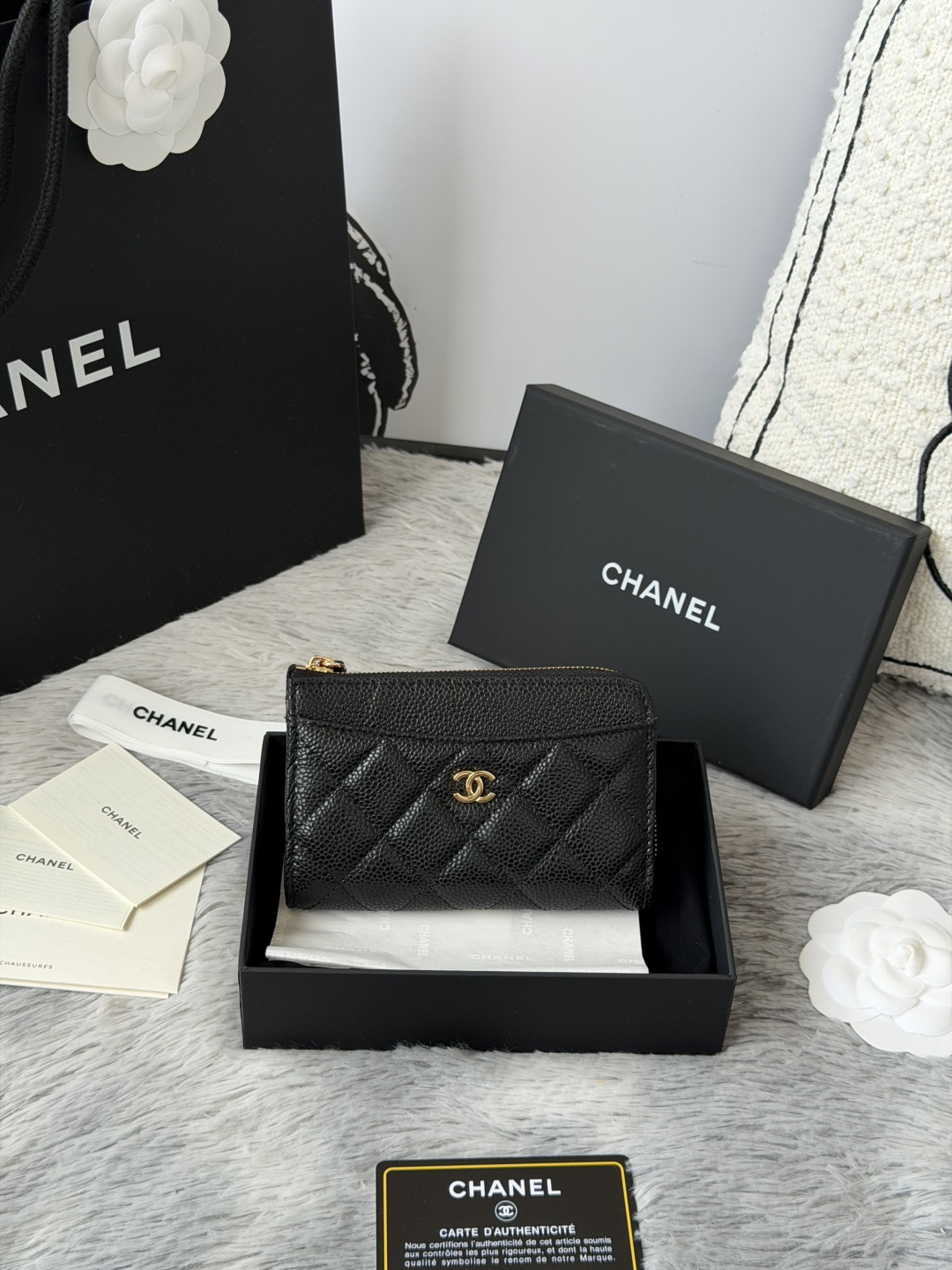 chanel-鱼子酱牛皮可放零 信用卡 硬币 7字型单拉卡包 原单品质 款号 A3179 颜色如图尺寸12*7.5*2.5cm 鱼子酱进口牛皮