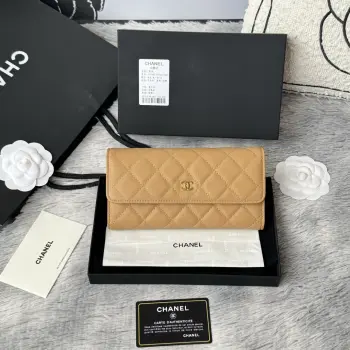 CHANEL原单 经典cf长款钱包到货 鱼子酱球纹的绫格纹路 非常耐看 亮银五金非常时髦而且钱包容量很大可以放下一部plus手机 12卡位 款号 A50096配最新全套包装 尺寸 10.5*19.*3cm