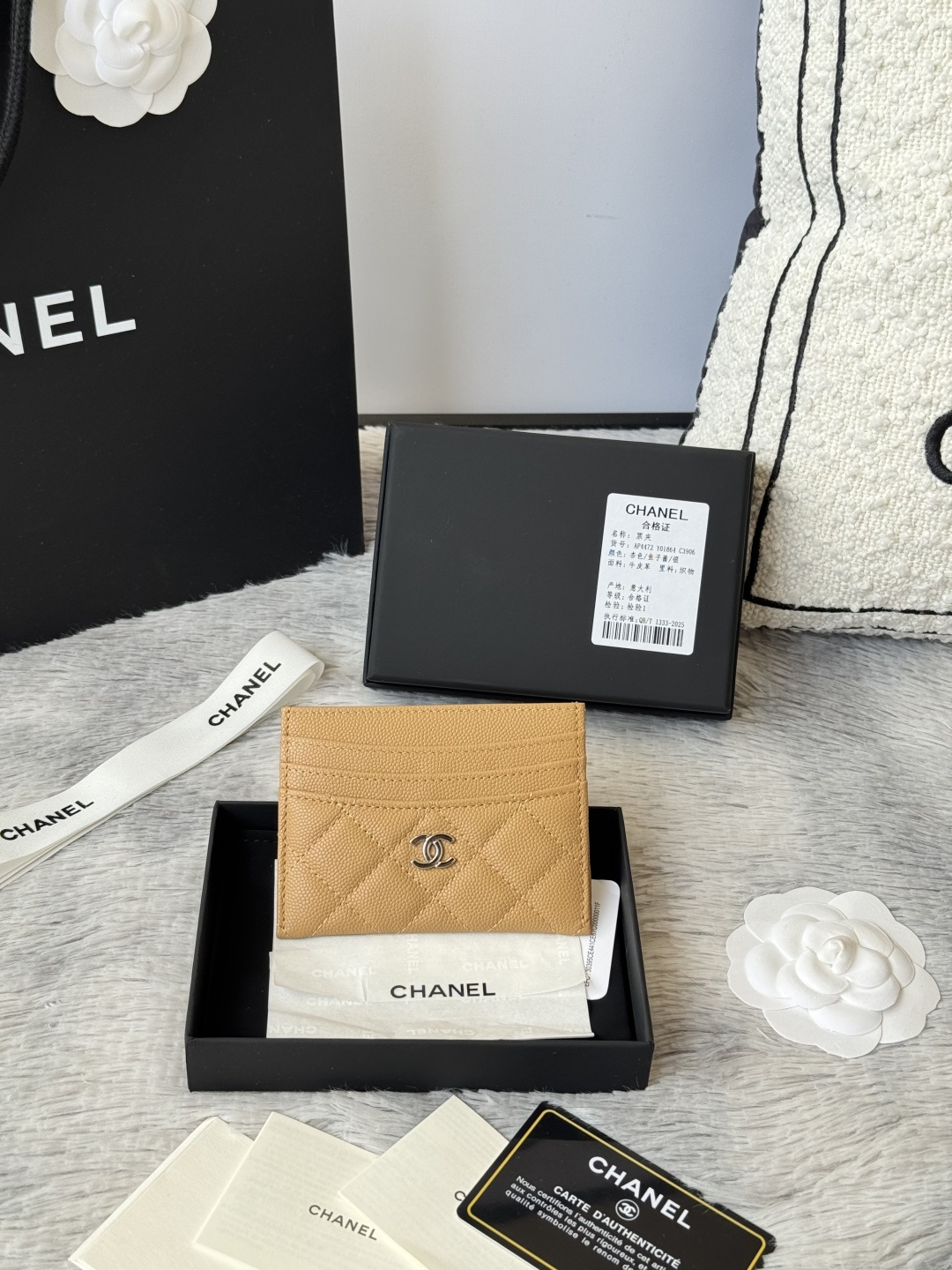  新增彩色 2026新色chanel 新品 卡片包鱼子酱牛皮七个卡位 可放零钱 进口意大利鱼子酱牛皮制作+五金logo 太美了 超爱的 颜色如图所示明 收纳方便快捷 迷你卡包 编号 AP4472 尺寸:w11×h10cm