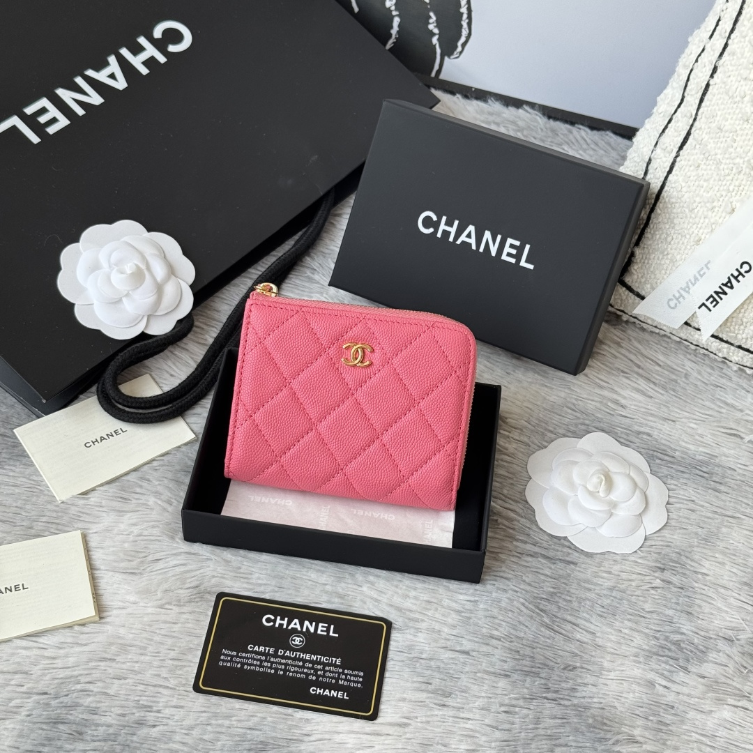  chanel 早春新款 七字短款拉链包进口鱼子酱牛皮 可放证件银行卡 零钱硬币 百元大钞 超级实用超级美丽短款钱包款号 AP3999 尺寸 11.5×9.2×2cm新款七字半拉卡包