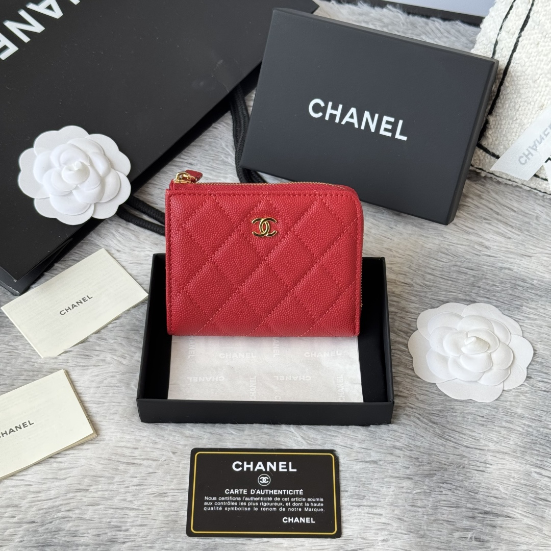  chanel 早春新款 七字短款拉链包进口鱼子酱牛皮 可放证件银行卡 零钱硬币 百元大钞 超级实用超级美丽短款钱包款号 AP3999 尺寸 11.5×9.2×2cm新款七字半拉卡包