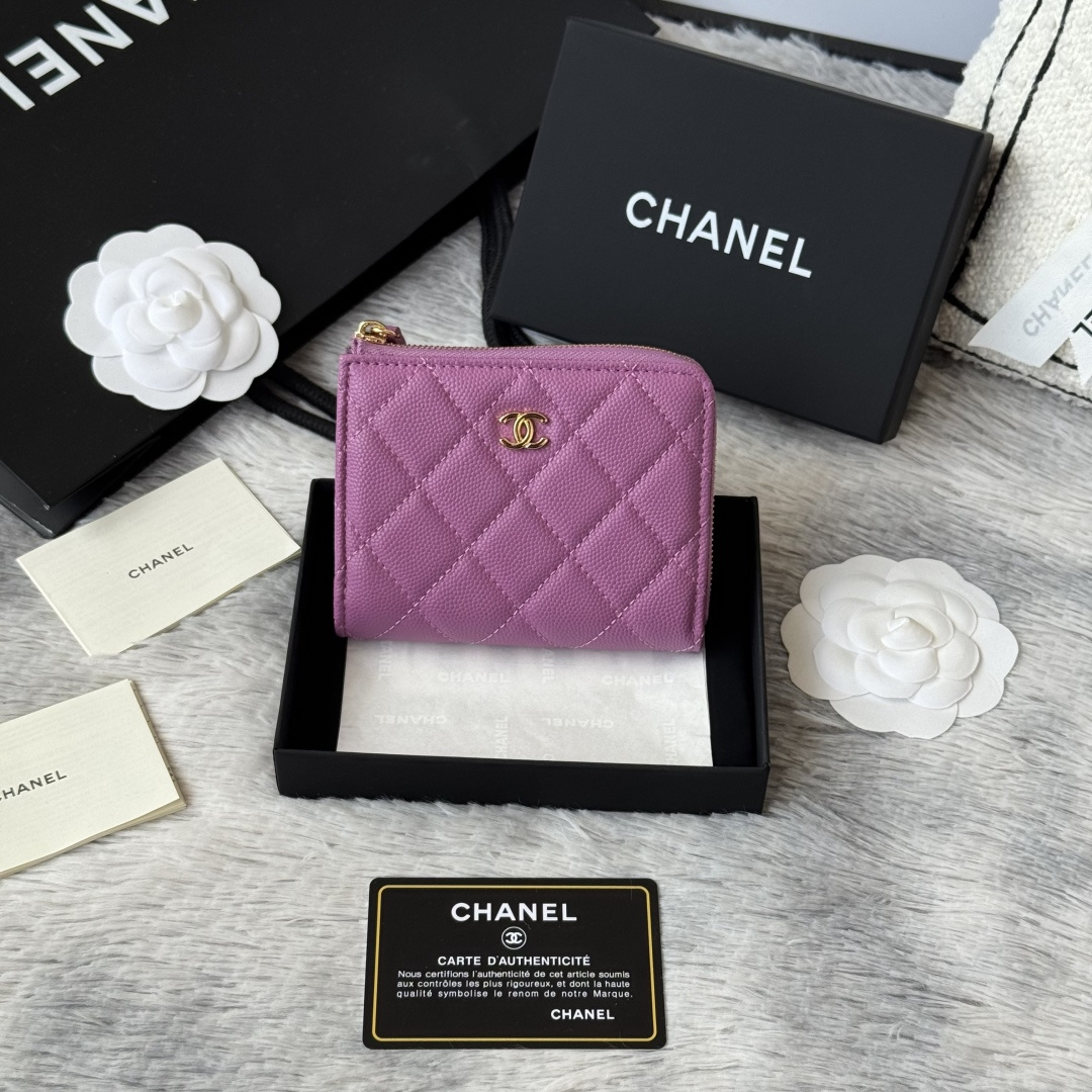  chanel 早春新款 七字短款拉链包进口鱼子酱牛皮 可放证件银行卡 零钱硬币 百元大钞 超级实用超级美丽短款钱包款号 AP3999 尺寸 11.5×9.2×2cm新款七字半拉卡包