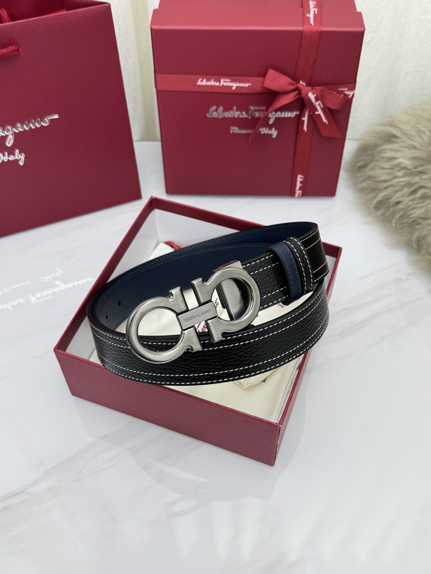 Ferragamo菲拉格慕 男士专柜对版金属扣 头层牛皮双面外用腰带 商务通勤休闲场合均适合佩戴 3.5cm