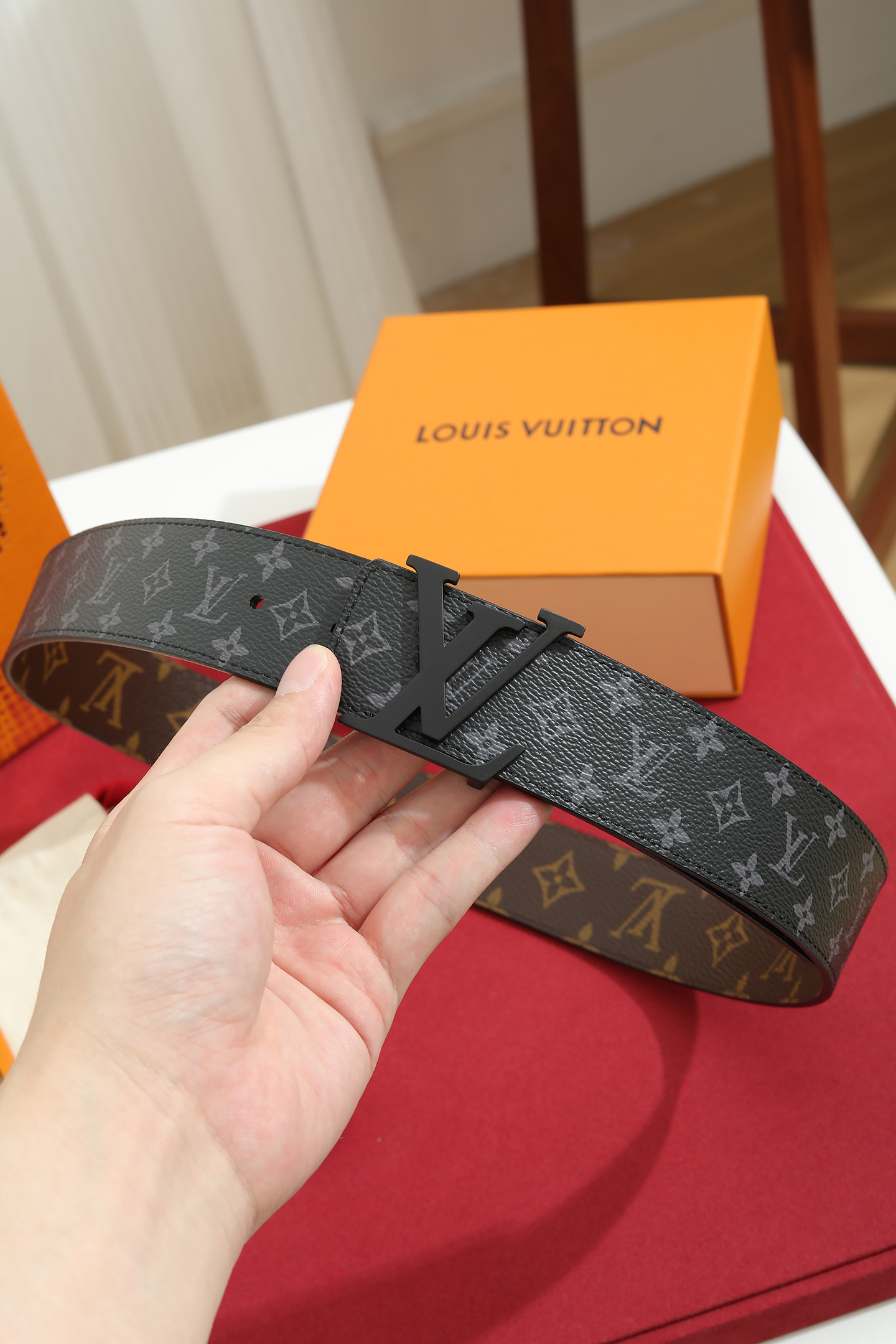LV.路易威登  宽度 40mm宽度 正品一体铸造五金钢扣 原厂皮料 双面原厂定制进口面料 可送礼自用不错选择