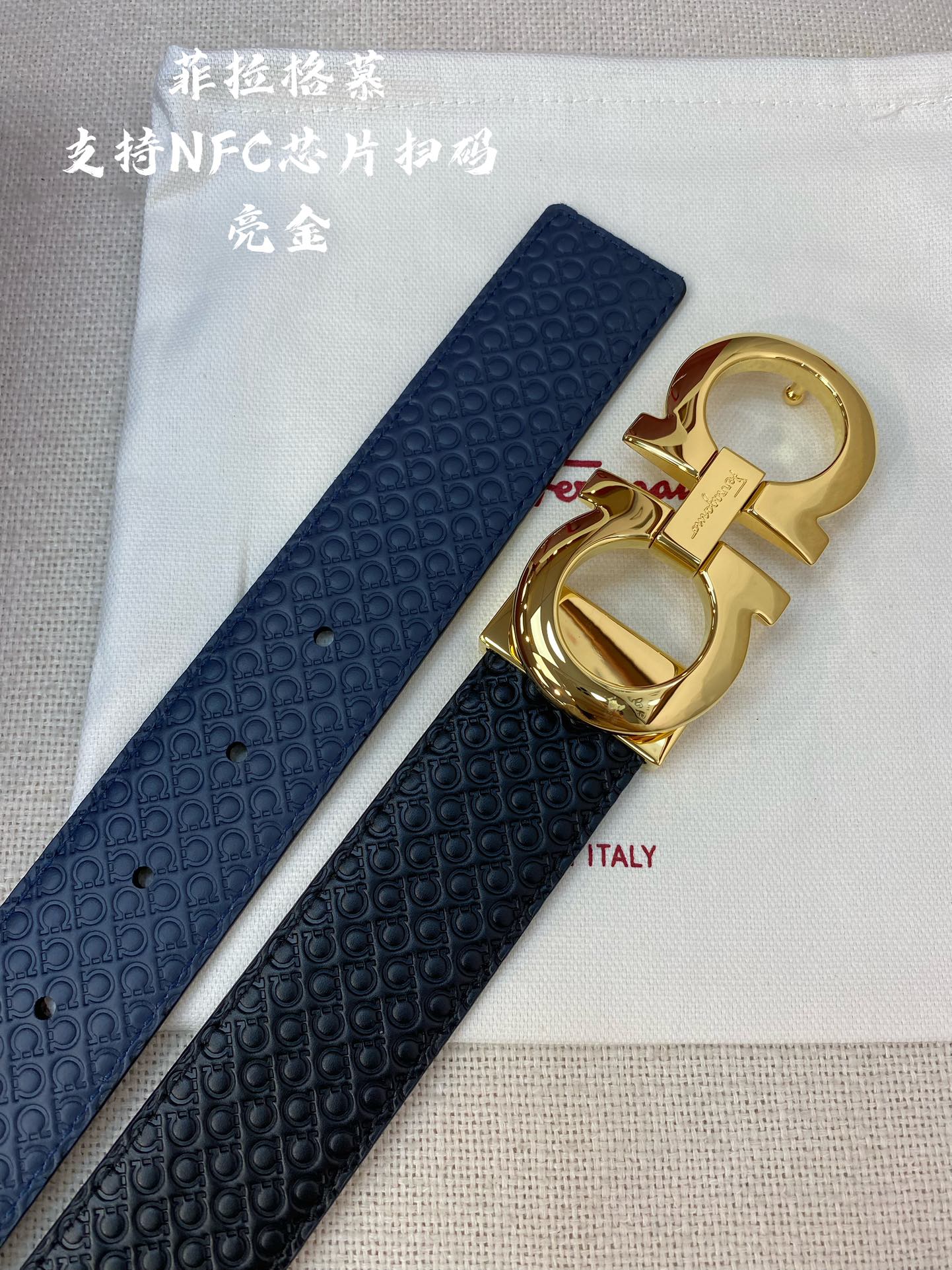 菲拉  宽度3.5cm 双面头层牛皮带身 一面牛皮压花一面荔枝纹 经典尾夹铜扣 长短可以自己剪裁