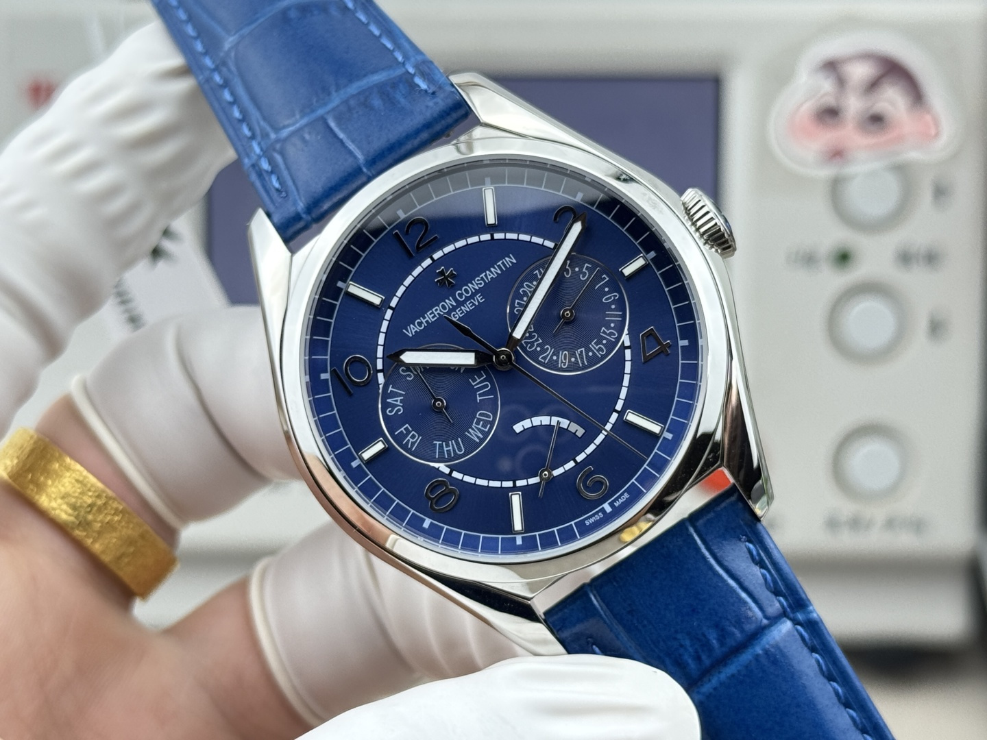 太阳出品出品 白壳  金壳 升级V2版.:VC 江诗丹顿 VC9  极限工艺 无惧挑战 再度挑战制表工艺极限---江诗丹顿 伍陆系列  机芯 TW参考原装机芯自主研发 不仅结构同步原装 上链 操作指针和调时功能的手感均和原装完全吻合  表带扣 嵌入式意大利牛皮表带搭配原装折叠表扣与表肩紧密相接 使佩戴者感觉更加舒适贴手    表把 采用螺旋式嵌入把头 与专轨同步 精致之作 尽享奢华 期待欣赏 太阳出品精致推荐男士多功能机械腕表